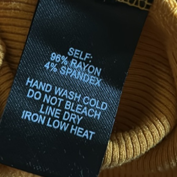 Lulus Burnt Orange Ribbed Stretch Top Blouse Size Small - Picture 7 of 7